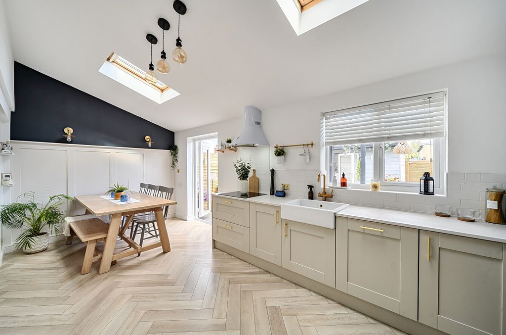 Property photo 2 of 24 15010632