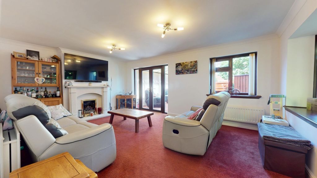 Property photo 3 of 27 4264795