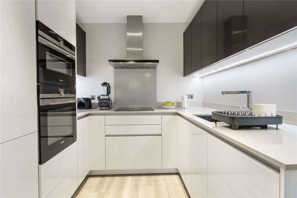 Property photo 3 of 15 Kitchen