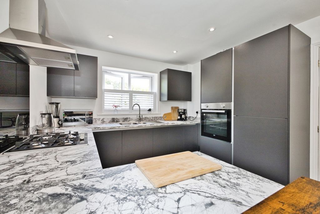 Property photo 2 of 22 Pbox-Img.Jpg