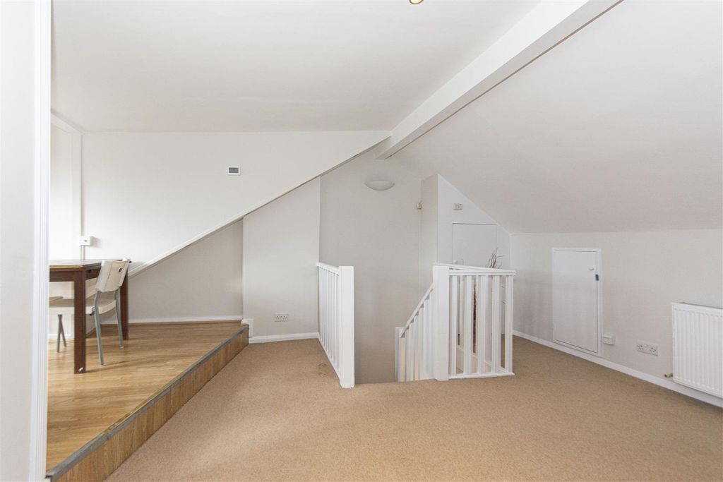 Property photo 1 of 7 92d H (5).Jpg