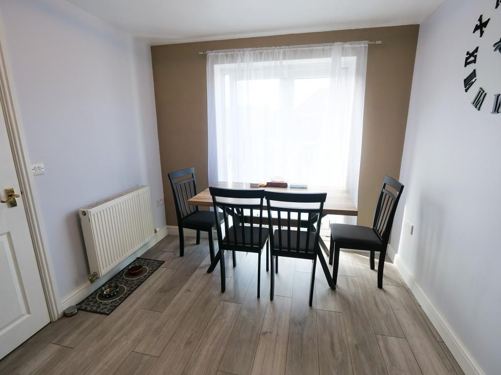 Property photo 3 of 10 Dining Room