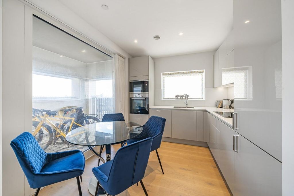 Property photo 2 of 16 Picture No. 02