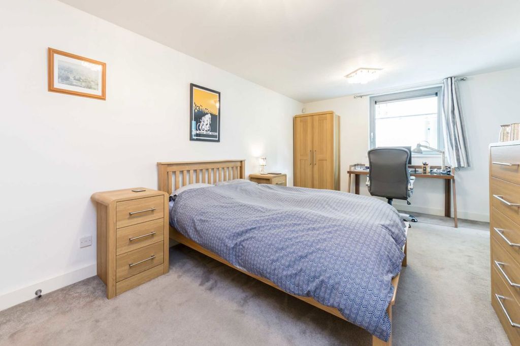 Property photo 3 of 5