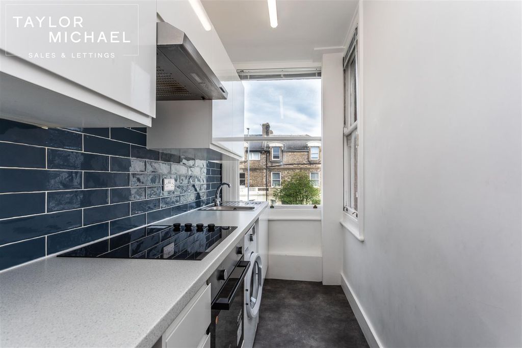 Property photo 2 of 11 Kitchen