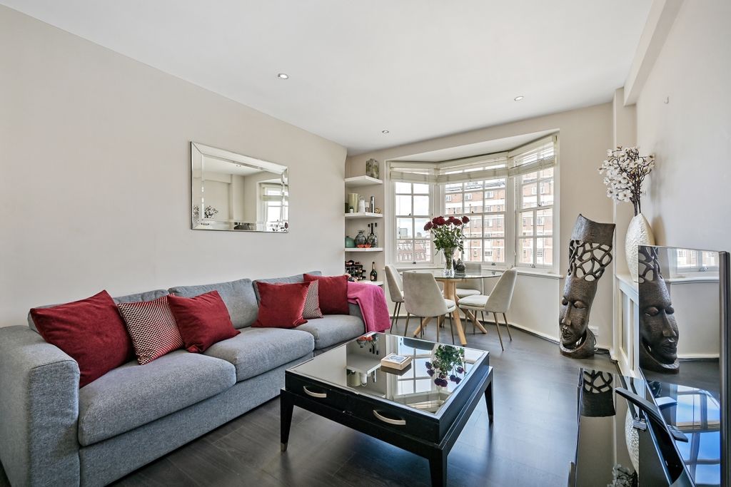 Property photo 2 of 8 Cranmer Court