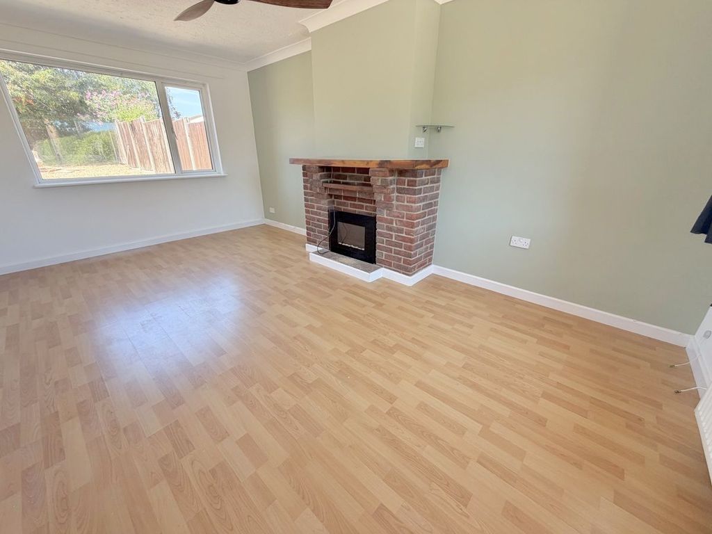 Property photo 3 of 23
