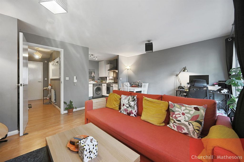 Property photo 2 of 9