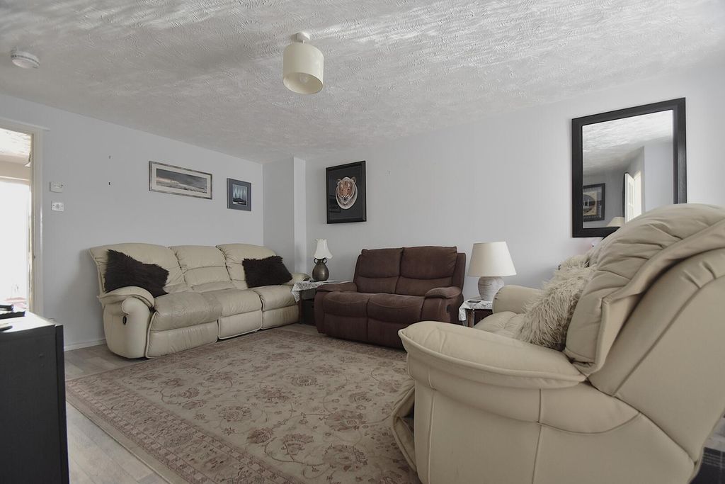 Property photo 2 of 19 Living Room