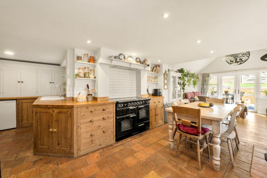 Property photo 2 of 30 Photo 26