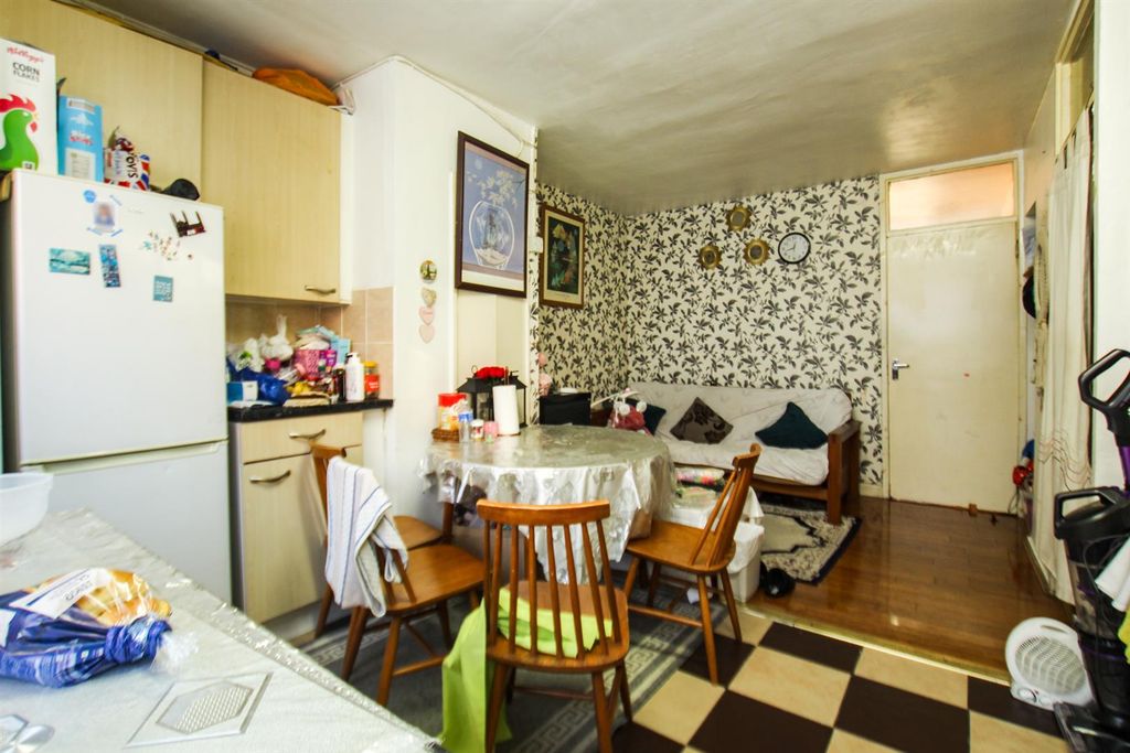 Property photo 3 of 8 3.Jpg