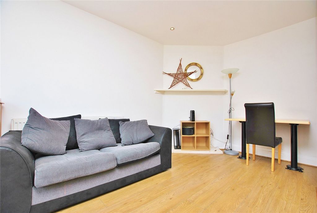 Property photo 3 of 13 Picture No. 23