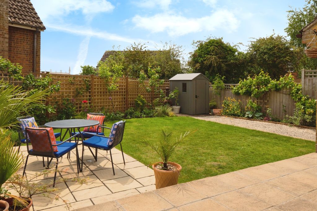 Property photo 2 of 20 Garden