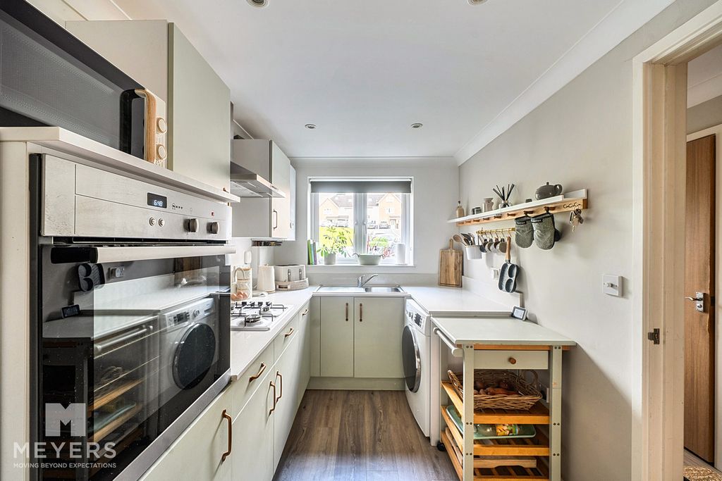 Property photo 2 of 26