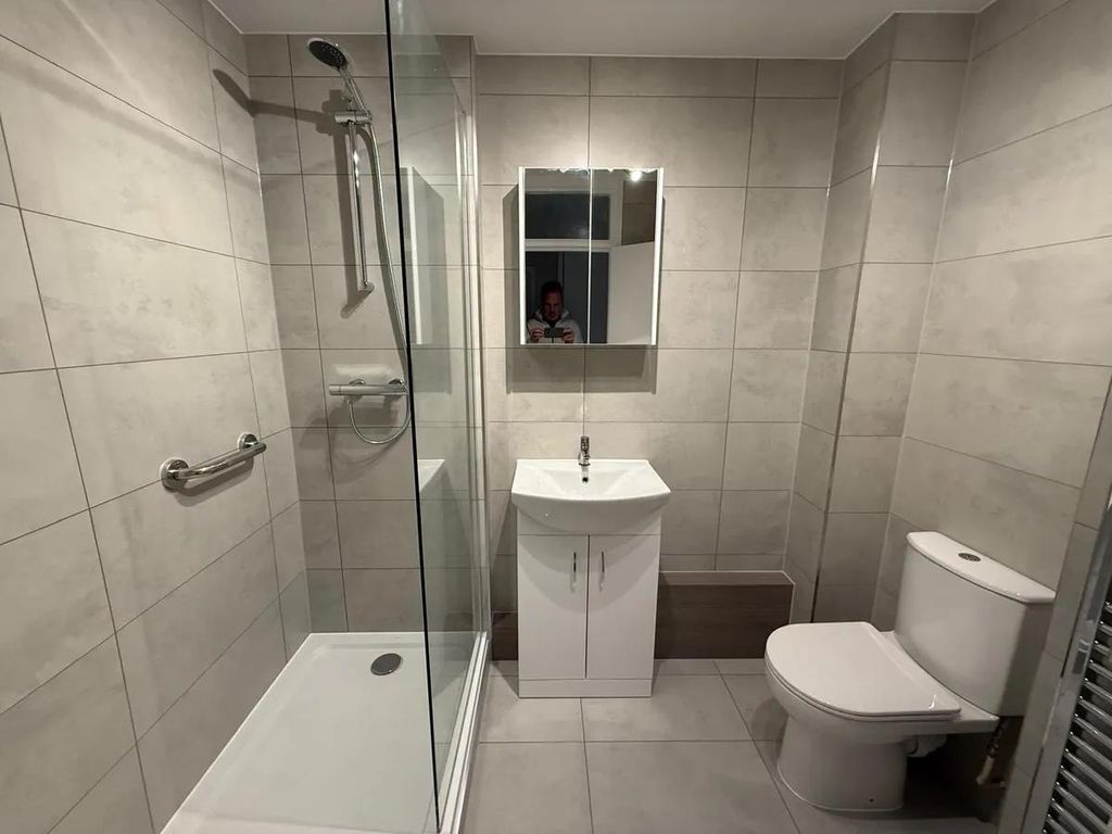 Property photo 1 of 11 Shower Room
