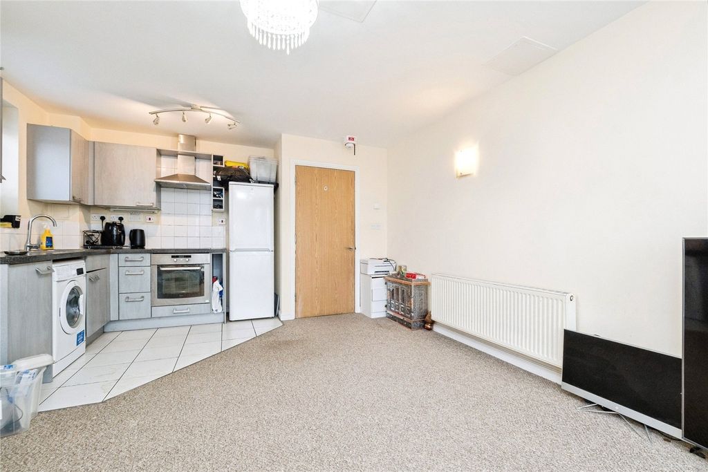 Property photo 2 of 13 Picture No. 14