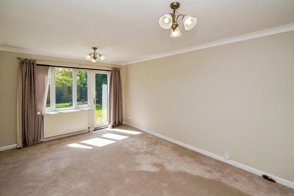 Property photo 2 of 11