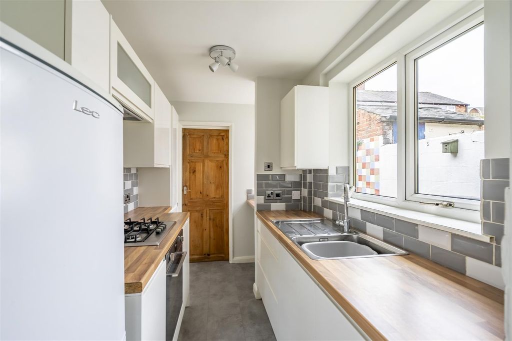 Property photo 3 of 12 69Ps-5.Jpg