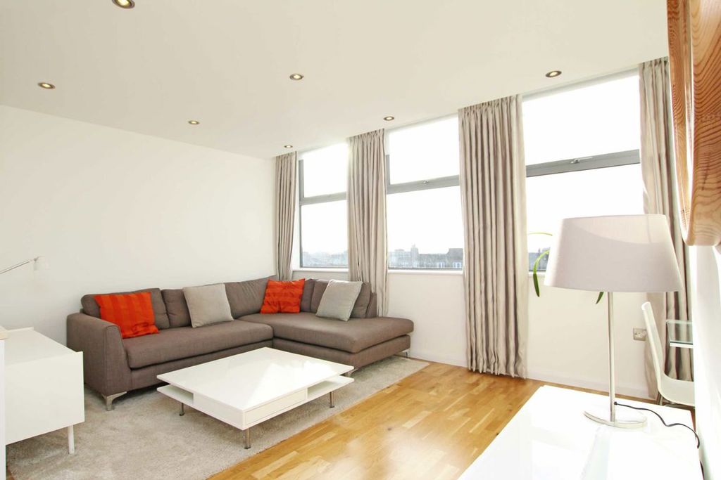 Property photo 2 of 5