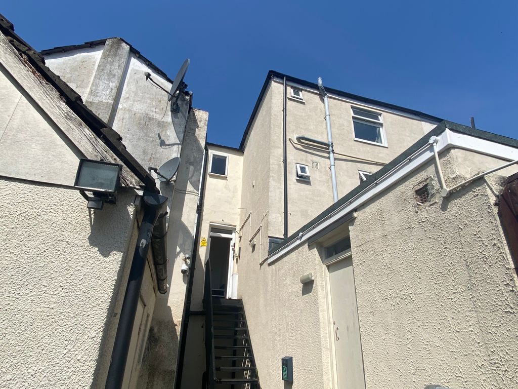 Property photo 1 of 4