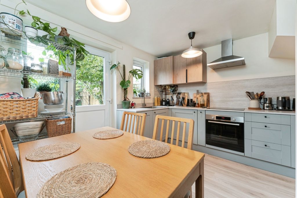 Property photo 2 of 29 Pbox-Img.Jpg