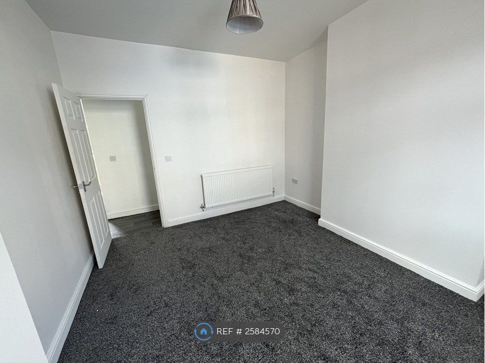 Property photo 3 of 10 Bed 1B