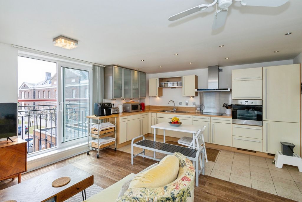 Property photo 1 of 15 Open Plan Living