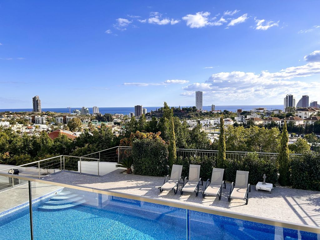 Property photo 1 of 37