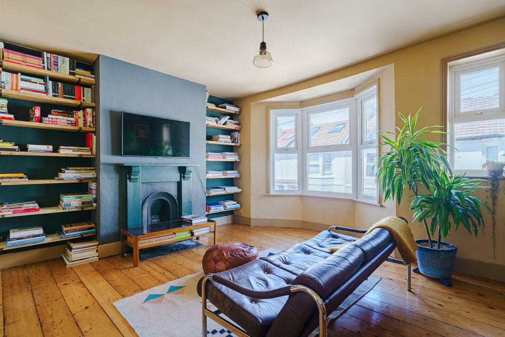 Property photo 1 of 19