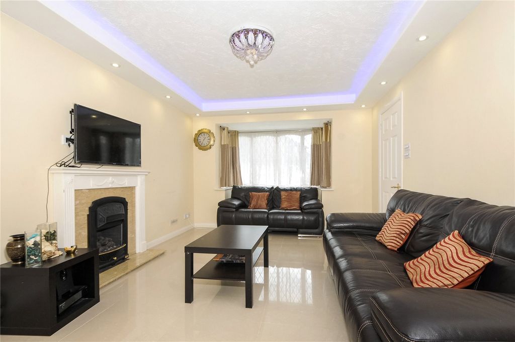 Property photo 3 of 12 Living Room