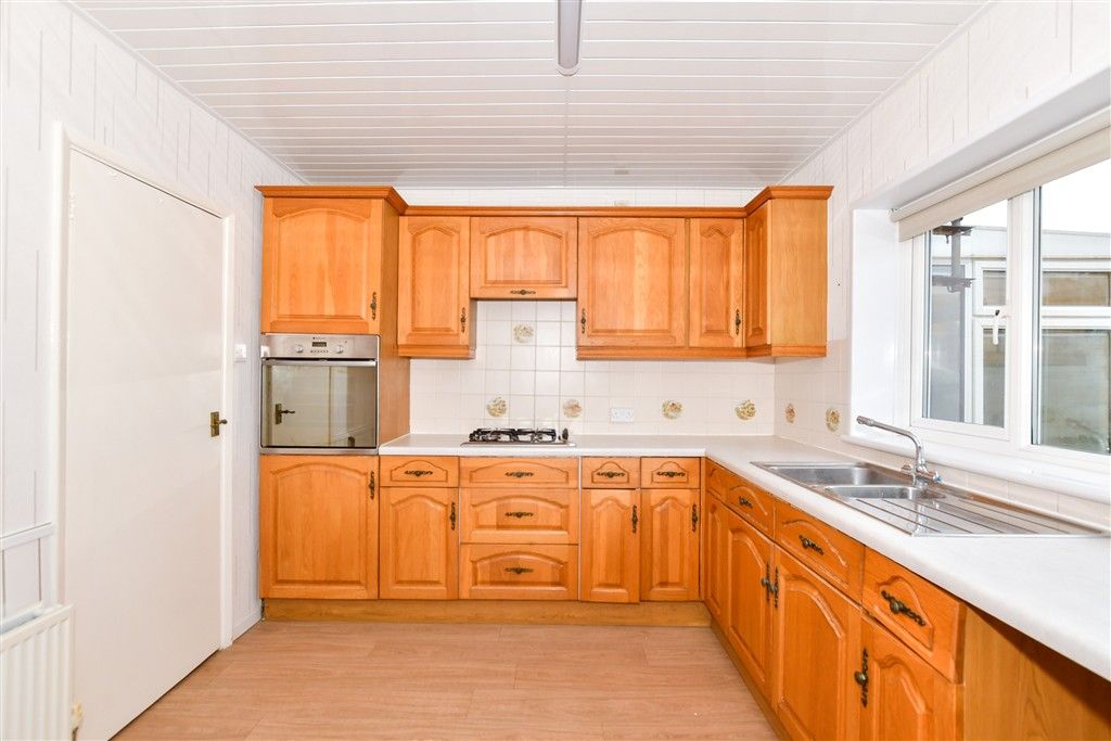 Property photo 1 of 10 Kitchen