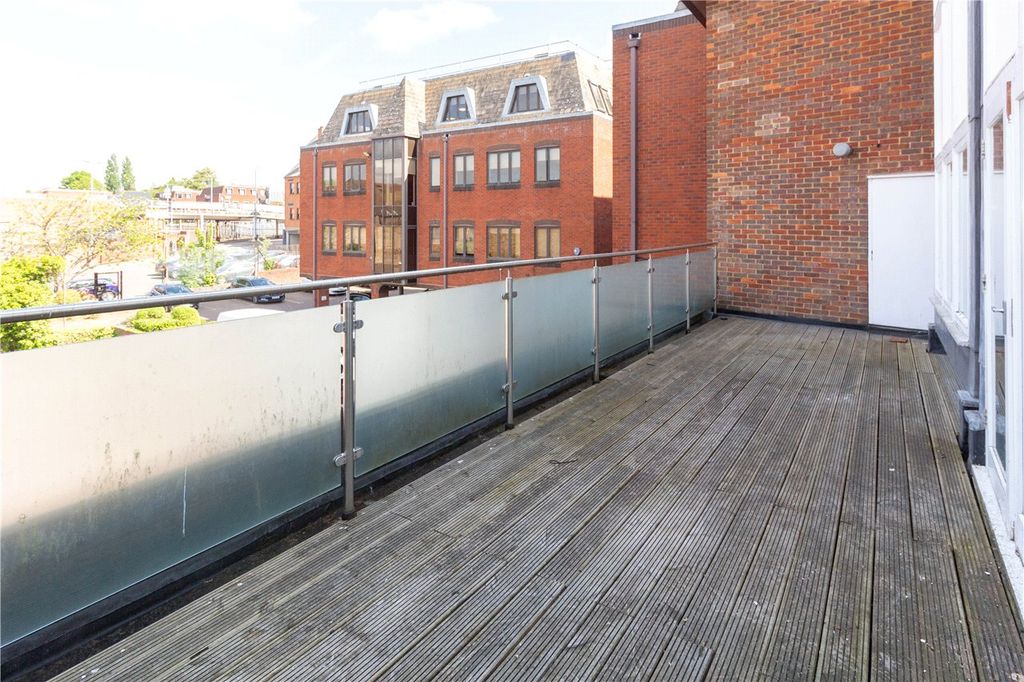 Property photo 3 of 8 Balcony