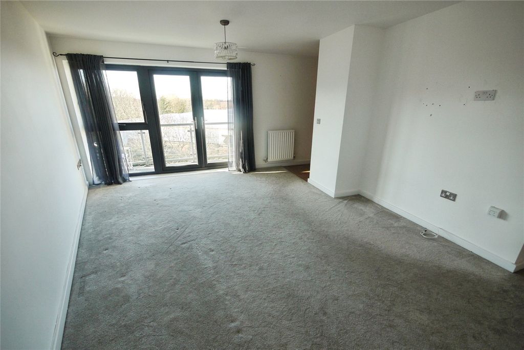 Property photo 3 of 11 Lounge/Dining Room