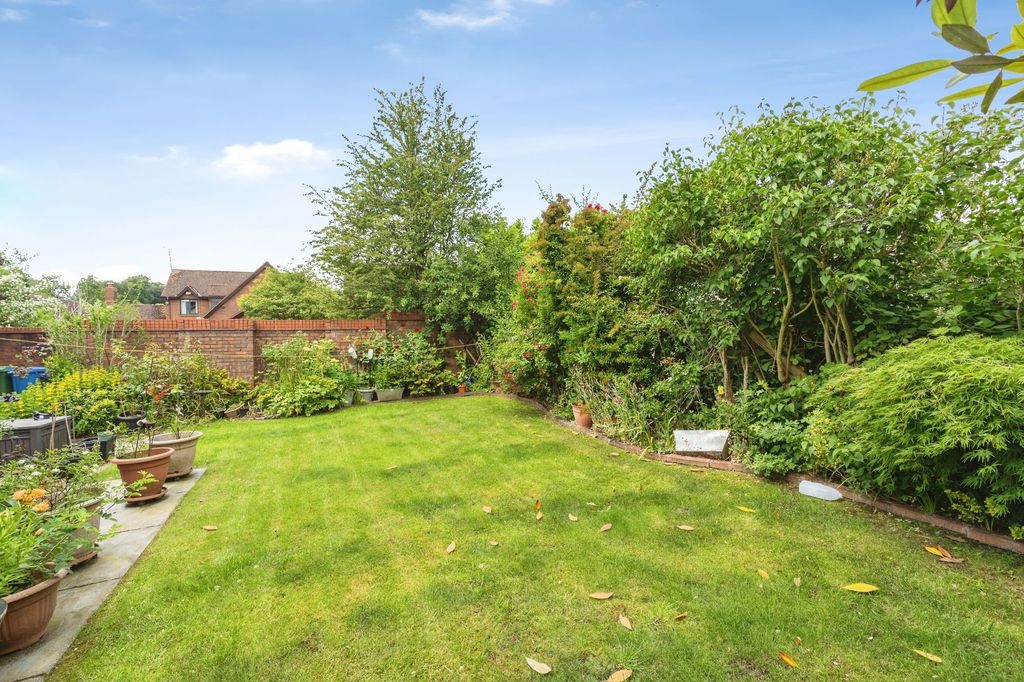 Property photo 2 of 21