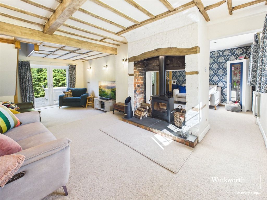 Property photo 2 of 23 Picture No. 19