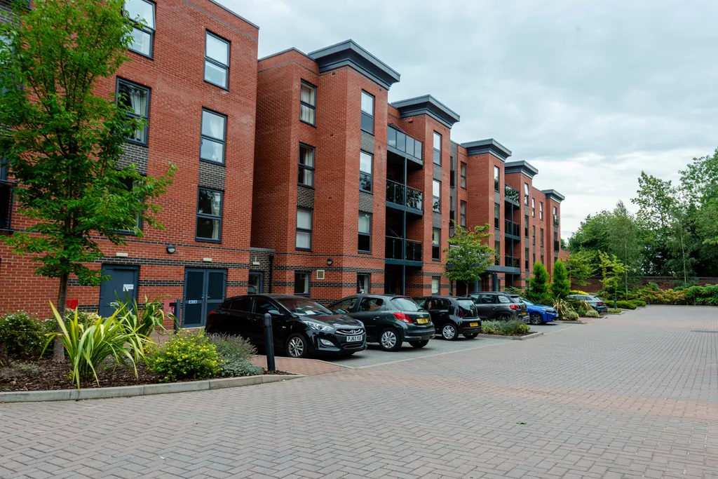 Apartment in Birmingham, The Calthorpe Estate, Harborne - View 3