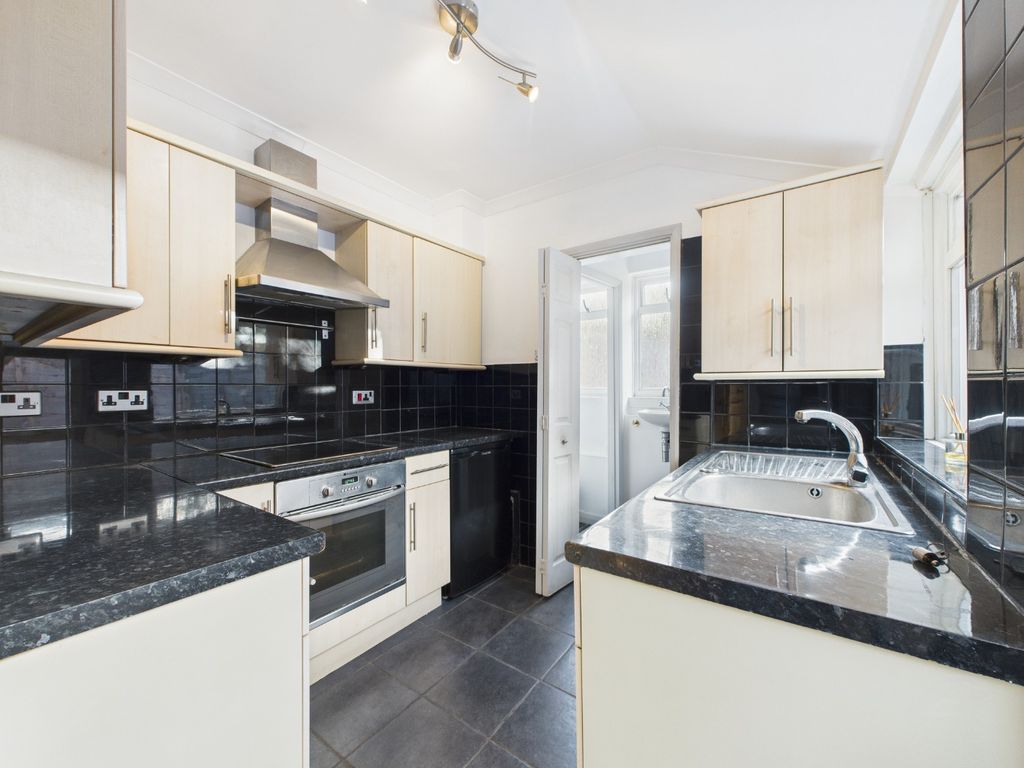 Property photo 2 of 11 4705502