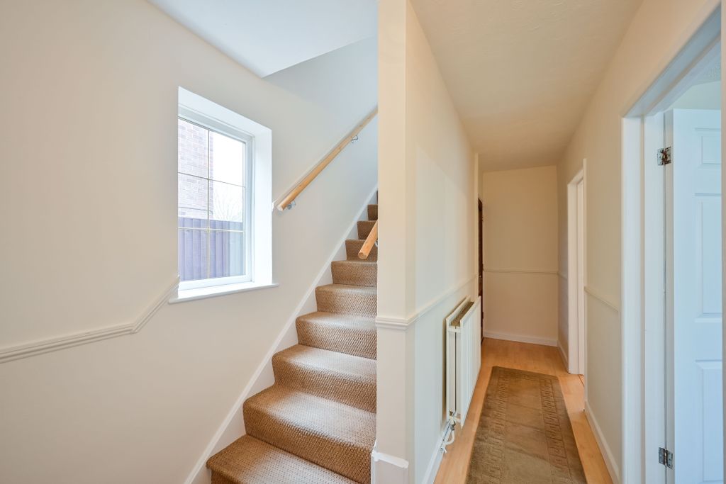 Property photo 2 of 16 Entrance Hallway