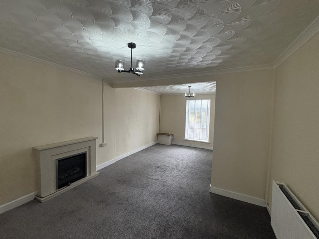 Property photo 3 of 10 Lounge