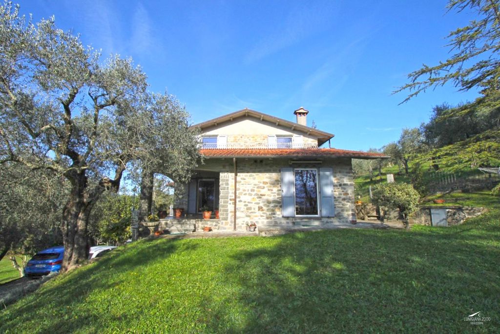 Property photo 2 of 55