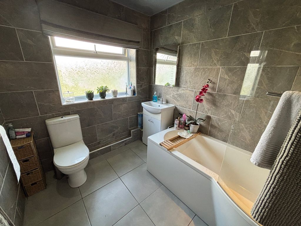 Additional image 7 of 4 bed detached house for saleLlandrindod Wells LD1