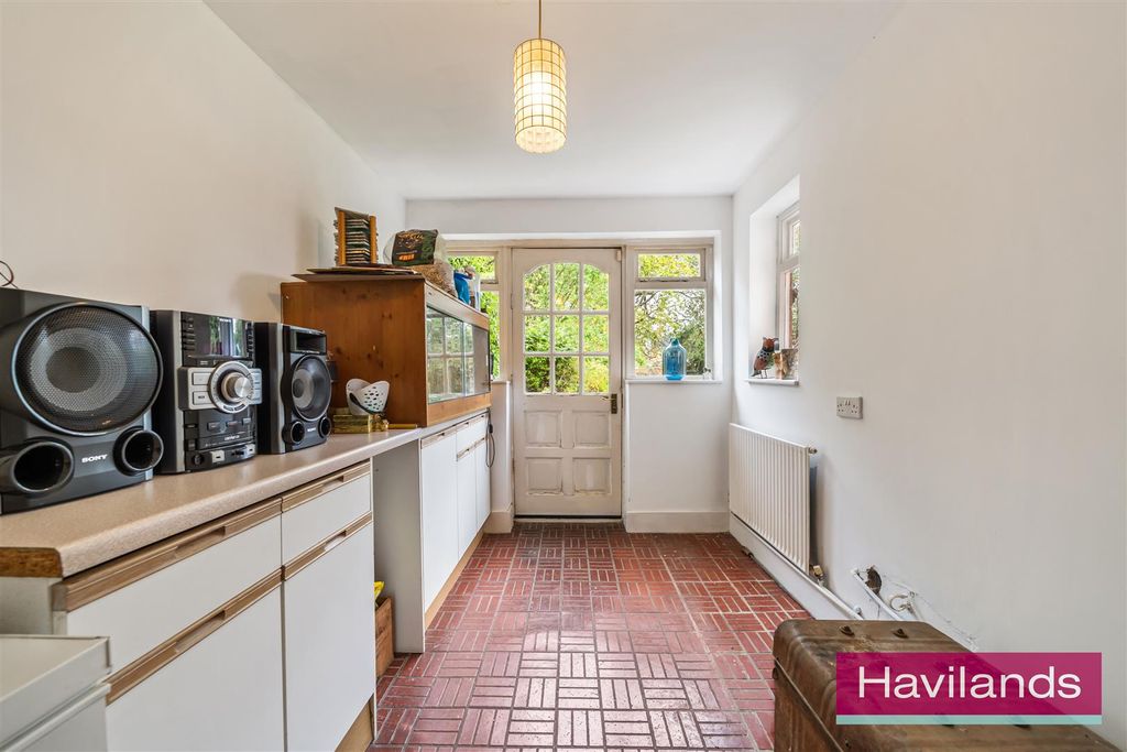 Additional image 10 of 6 bed semi-detached house for saleVillage Road, Enfield EN1