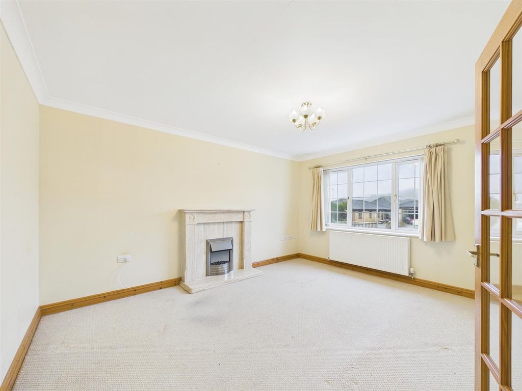 Property photo 3 of 17 Cam04045G0-Pr0075-Still004.Jpg