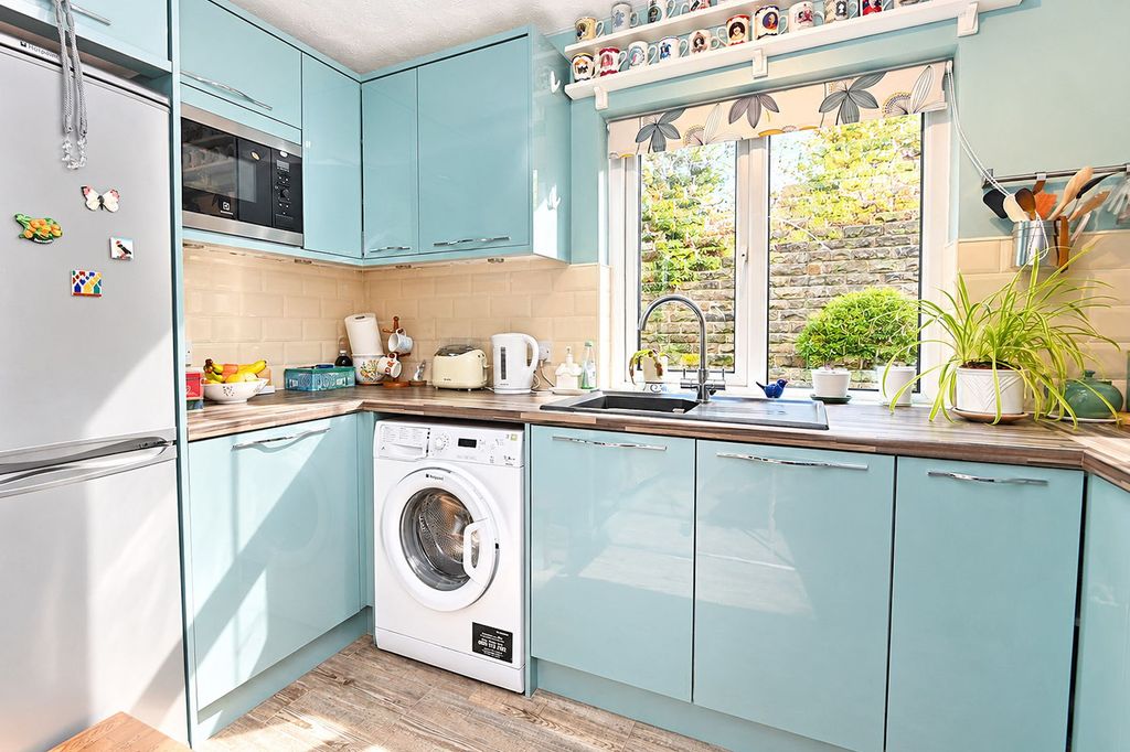 Property photo 2 of 11