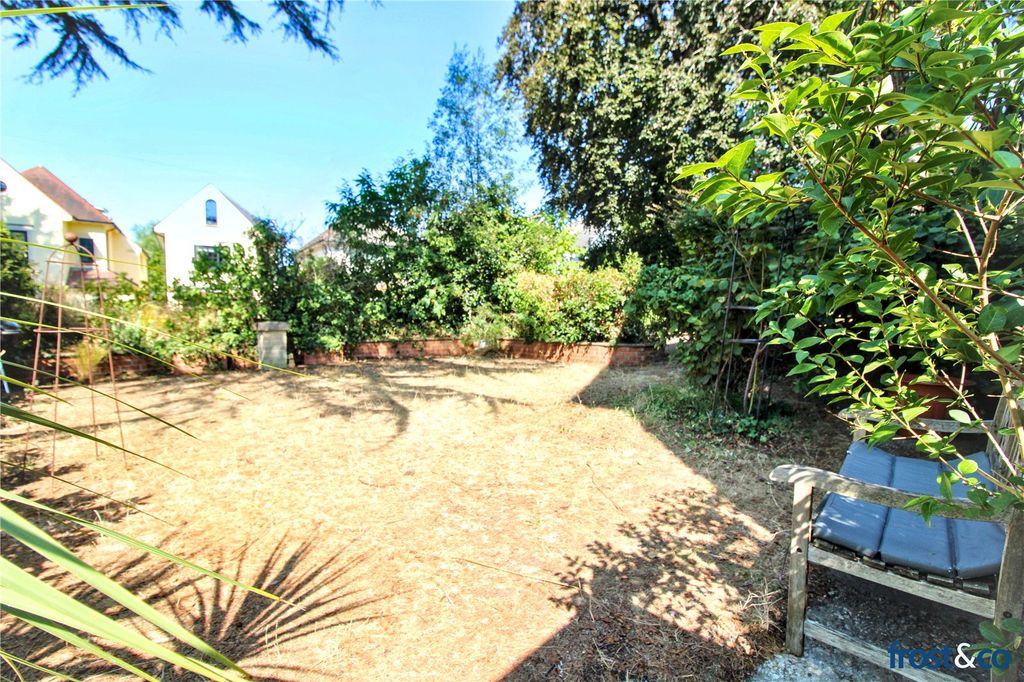 Property photo 3 of 20 Garden