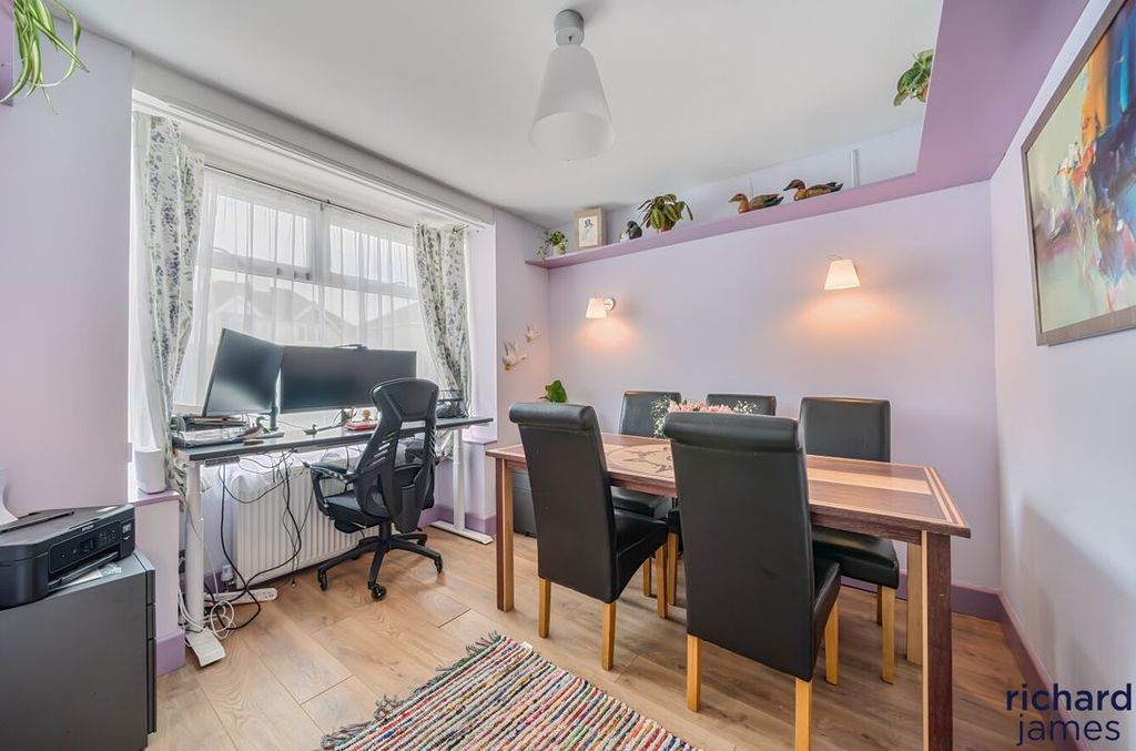 Property photo 3 of 19 039Df9Fac9cc4216990304B7B298Ed3B