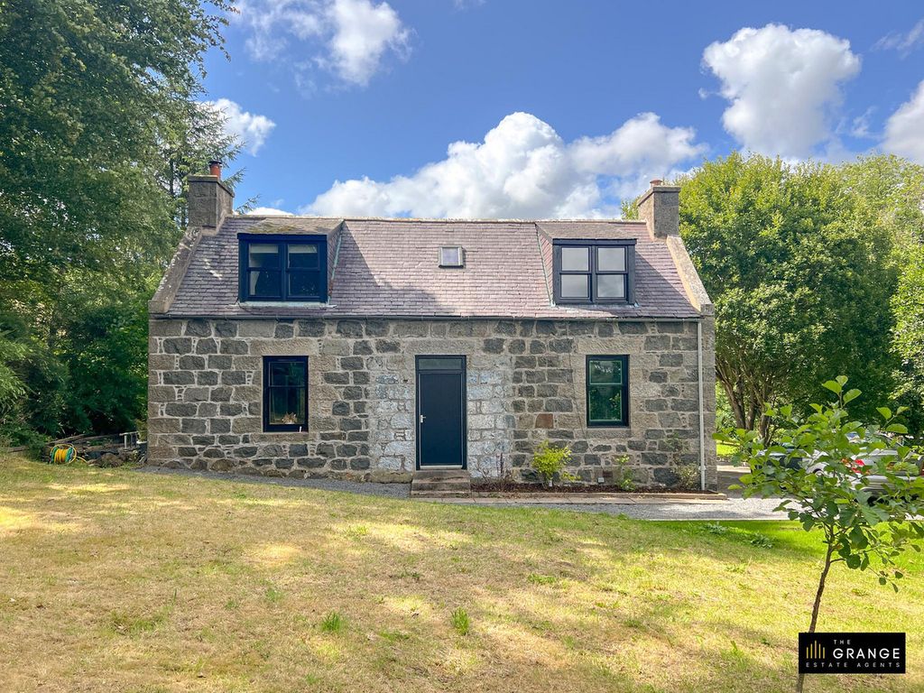 Property photo 2 of 35