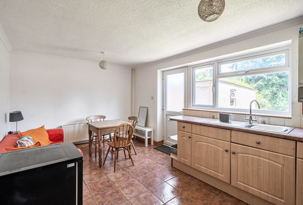 Property photo 2 of 13 1494539-11-6A562F...