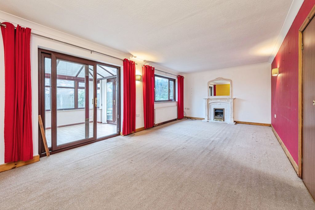 Property photo 2 of 18