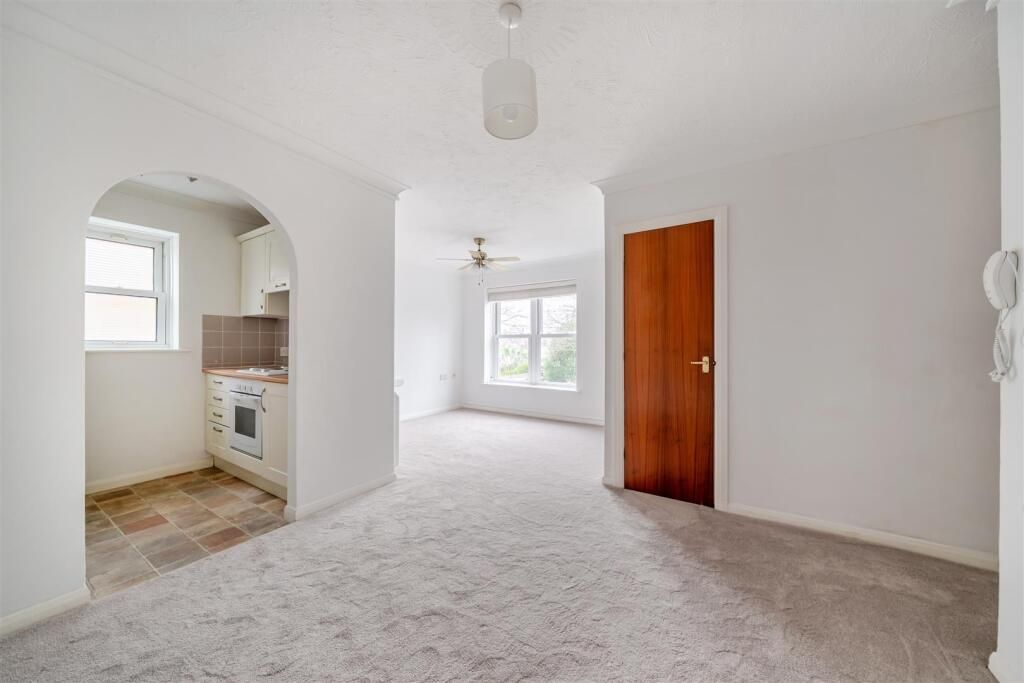 Property photo 2 of 12 Photo 1